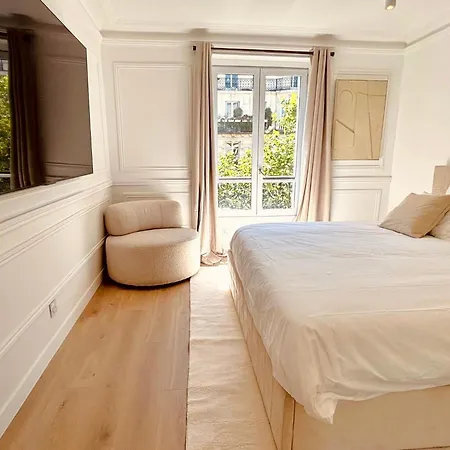 Le Penthouse Bourdonnais L *