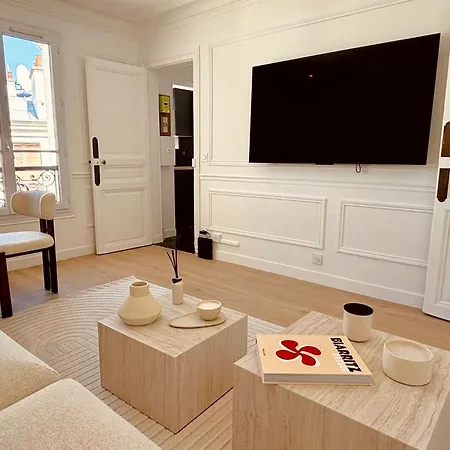 Le Penthouse Bourdonnais L شقة *